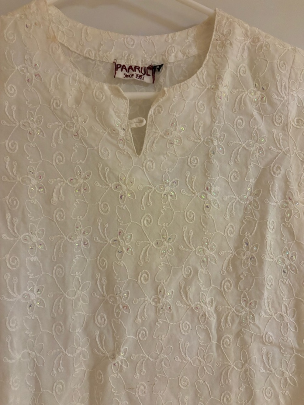 White Embroidered & Embellished ( sequins & beads) Women's Top XS . 3/4 sleeves